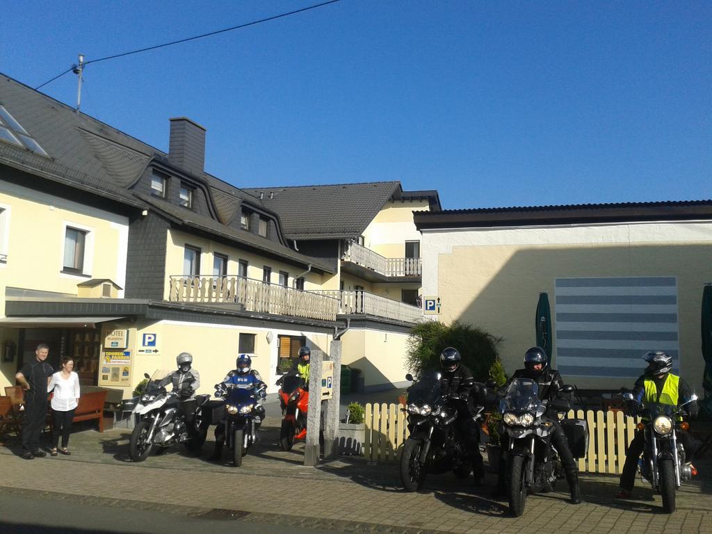 Hotel & Restaurant Huellen Barweiler Esterno foto