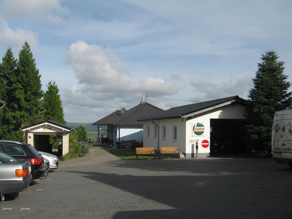 Hotel & Restaurant Huellen Barweiler Esterno foto