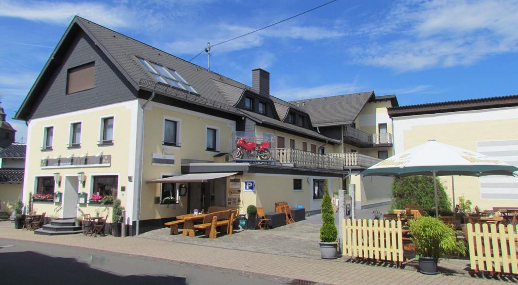 Hotel & Restaurant Huellen Barweiler Esterno foto